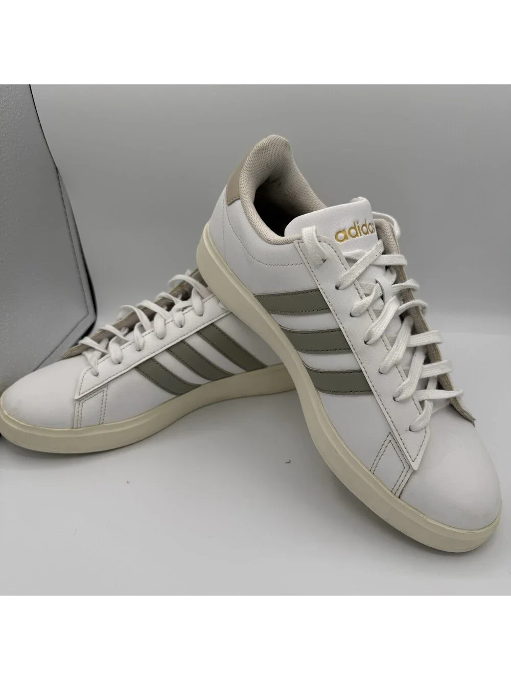 Adidas Mens Grand Court Cloudfoam 2.0 sneakers shoes White gray leather Sz 9.5